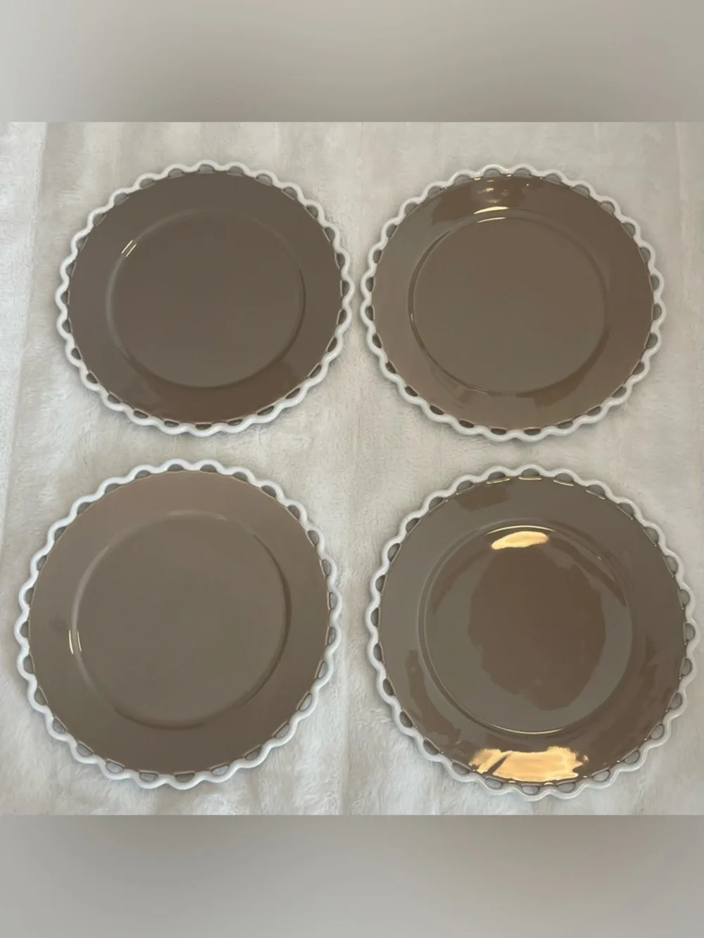 Anthropologie sasha 11” dinner plate scalloped fringe Neutral / white set of 4 - Picture 4 of 8